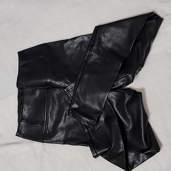 Fahsyyee faux leather - Picture 2 of 4